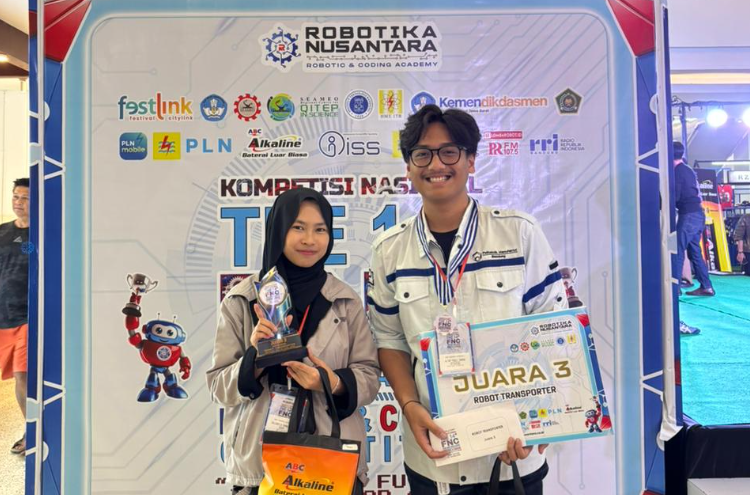 Mahasiswa Polman Bandung Raih Juara 3 Kategori Robot Transporter pada FNC Robotic & Coding Competition 2026